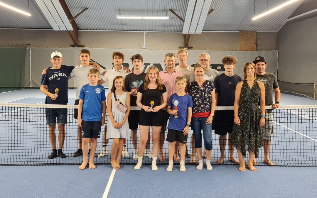 Generationenübergreifender Tennisspaß. Das „Familienturnier“ des ETC- ein voller Erfolg!